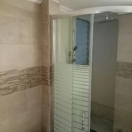 Mets 3 Mins Away From Panathenaic Apartment Exterior photo